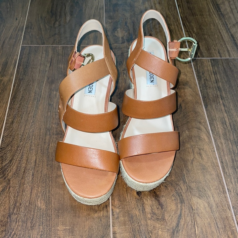 Steve Madden brown wedges